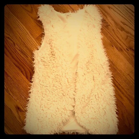 Self esteem juniors sz med white soft fuzzy vest - Picture 1 of 5